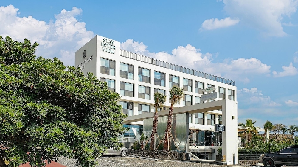 숙박 시설 정면