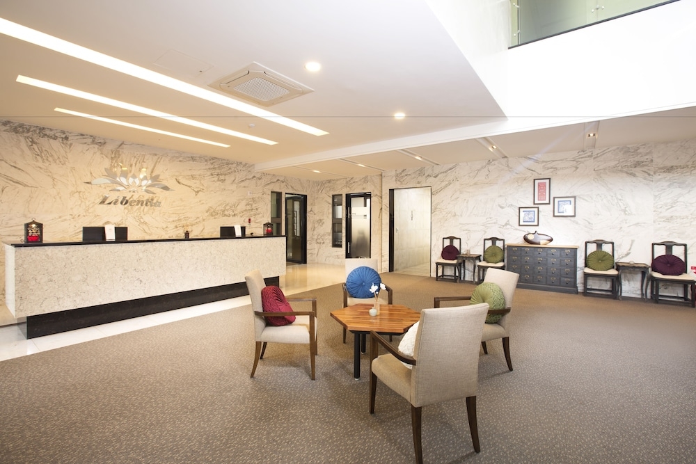 로비 좌석 공간