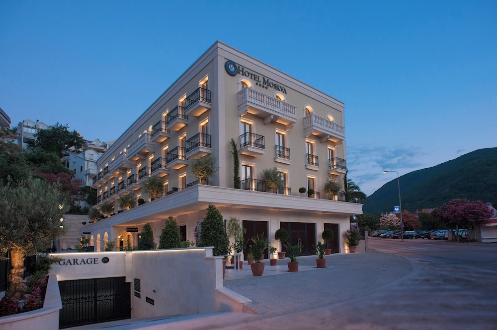 숙박 시설 정면