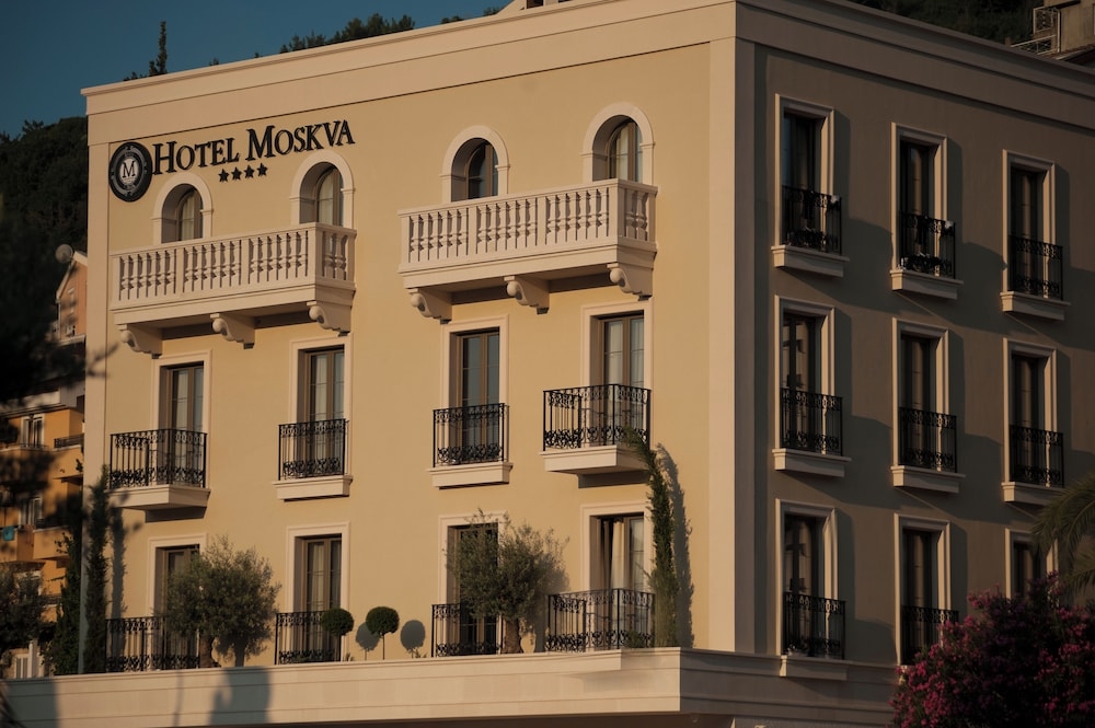 숙박 시설 정면