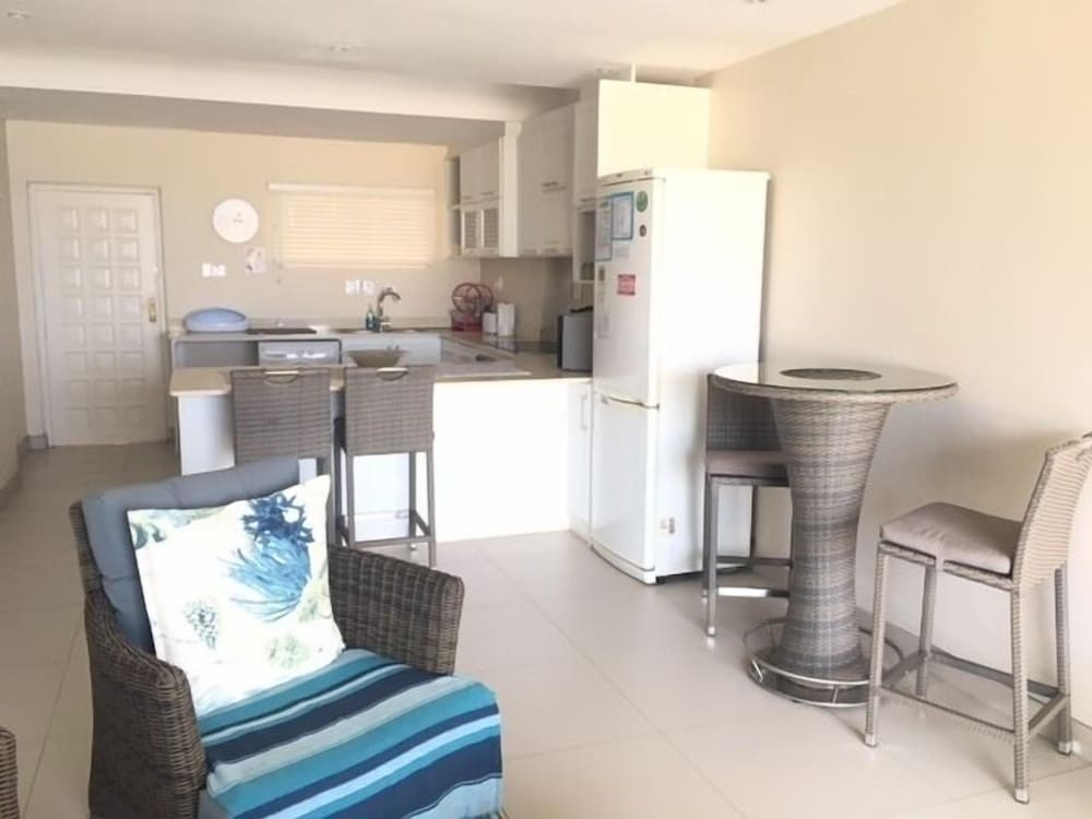 객실 내 식사 공간