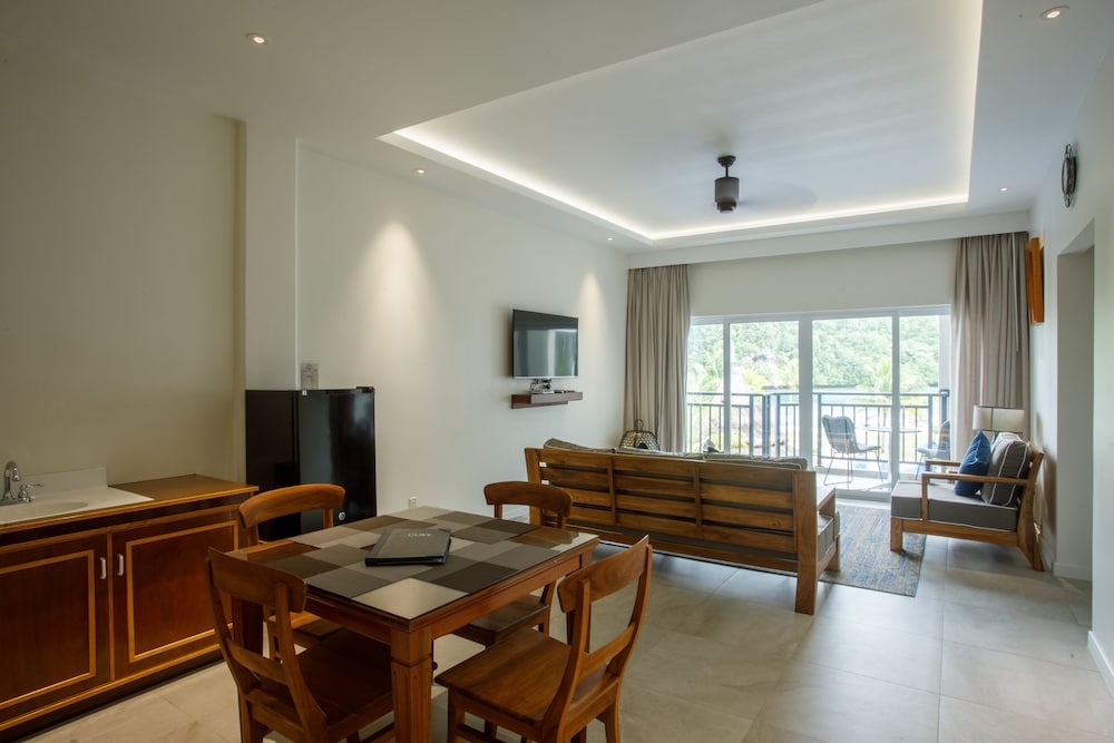 객실 내 식사 공간