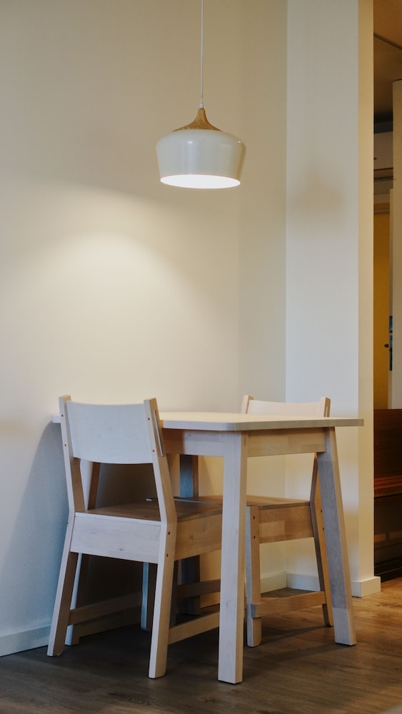 객실 내 식사 공간