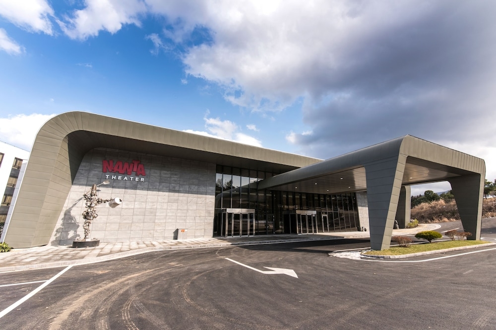 숙박 시설 정면