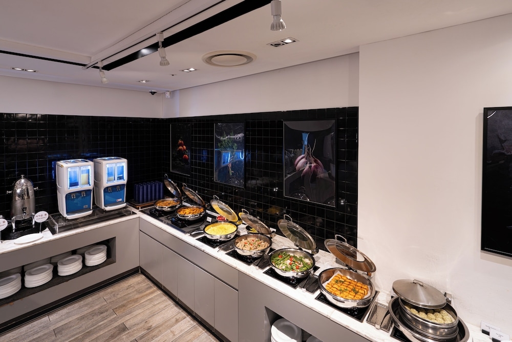 뷔페 아침 식사