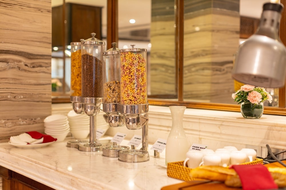 뷔페 아침 식사