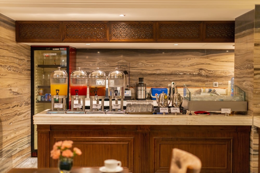 뷔페 아침 식사