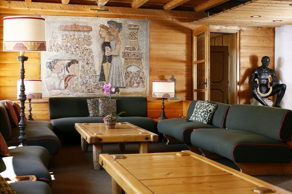 로비 좌석 공간