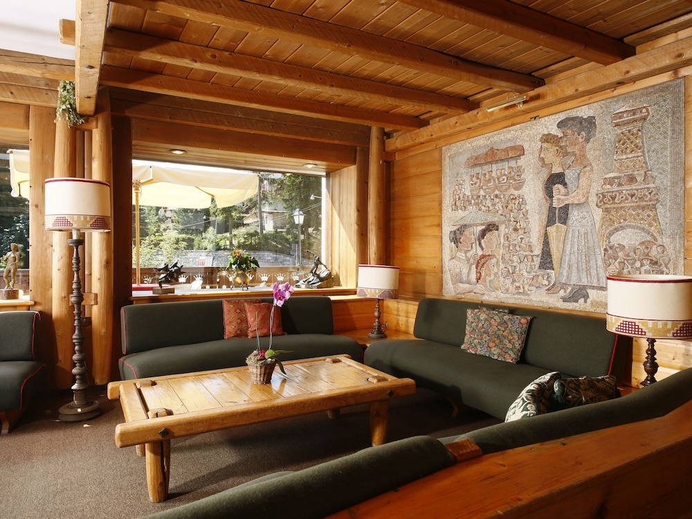 로비 좌석 공간