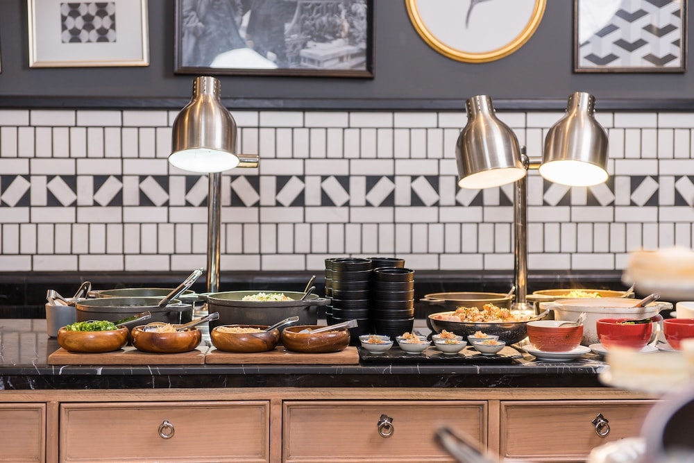 뷔페 아침 식사