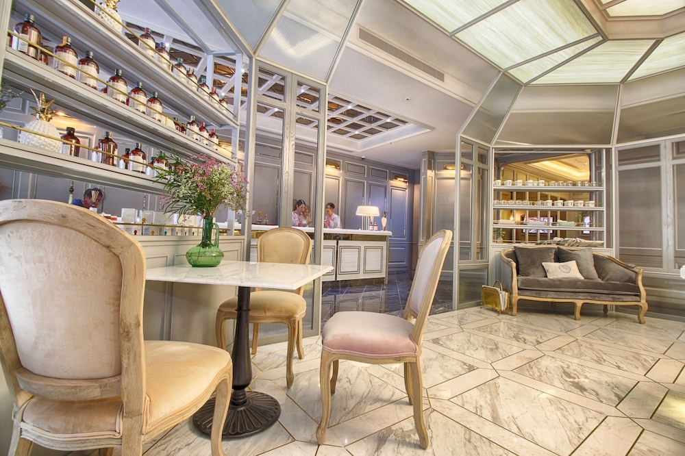 로비 좌석 공간