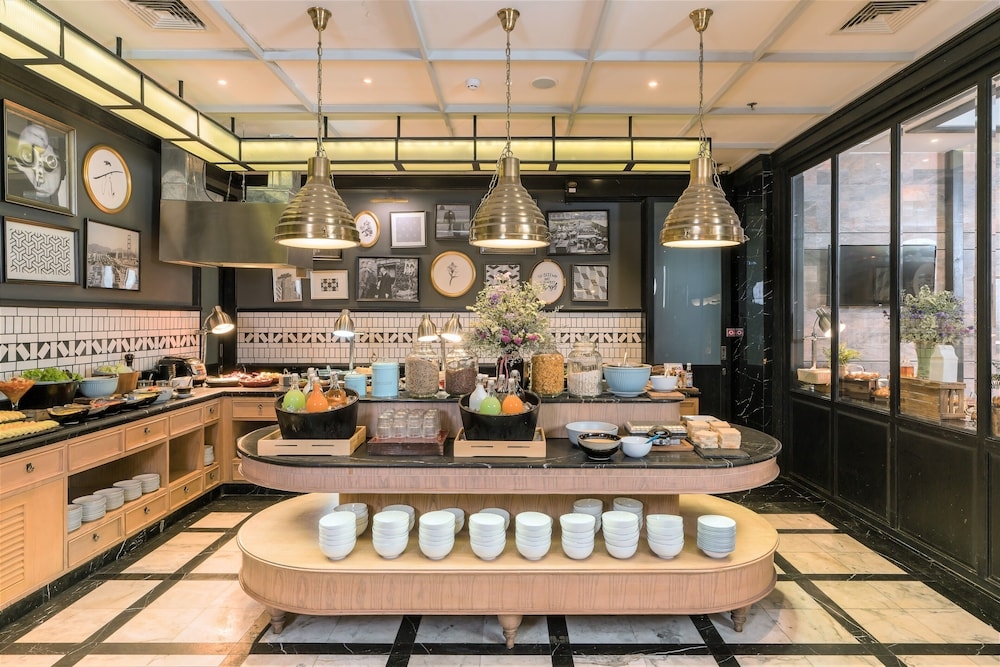 뷔페 아침 식사