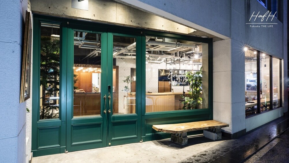 숙박 시설 입구