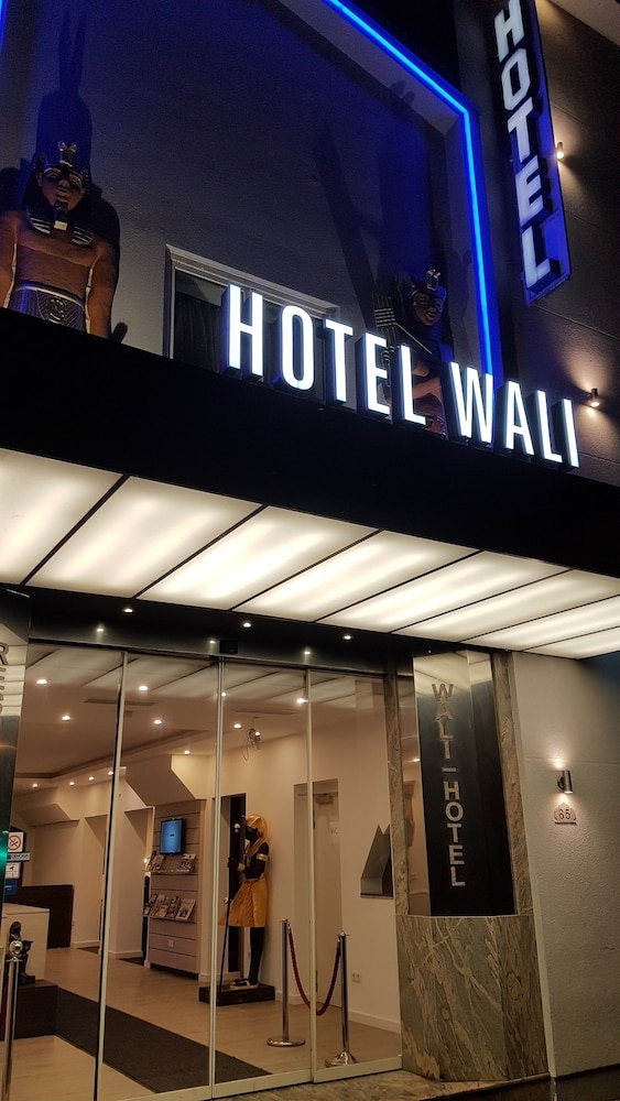 숙박 시설 입구