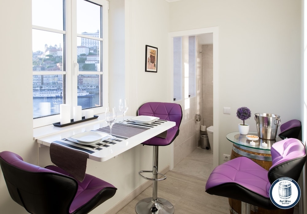 객실 내 식사 공간