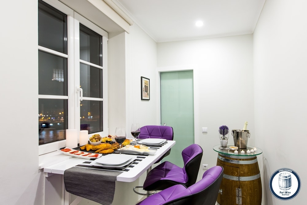 객실 내 식사 공간