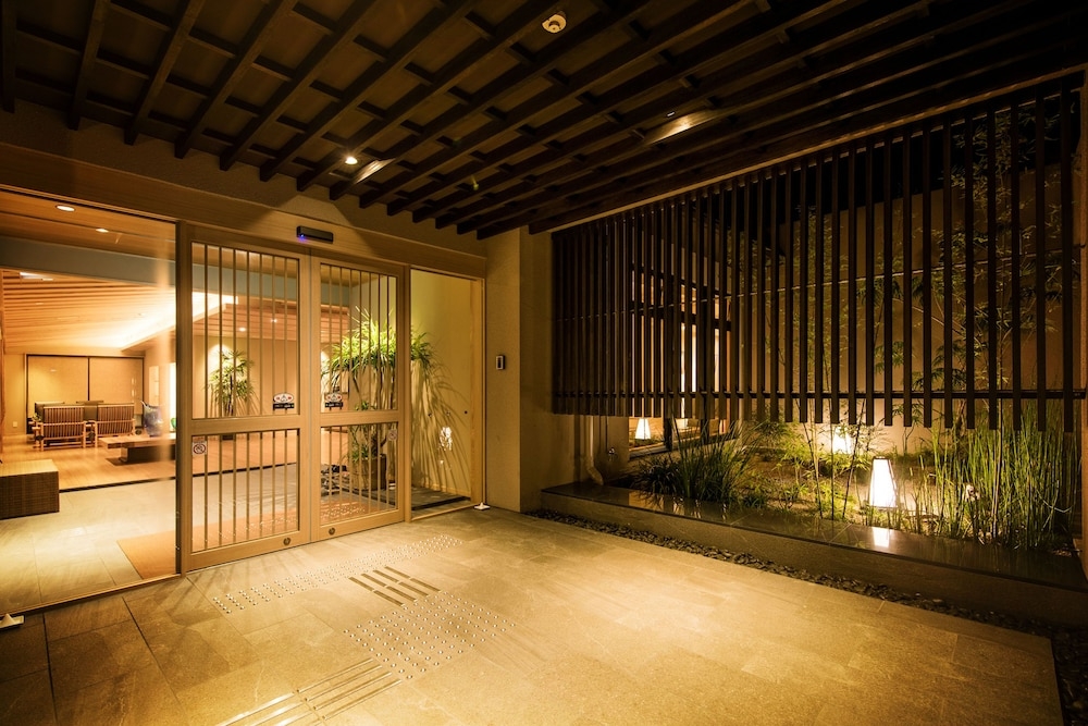 숙박 시설 입구