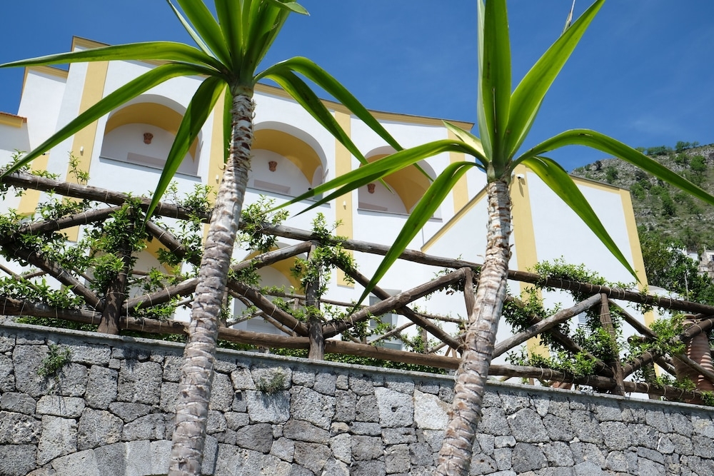 숙박 시설 정면