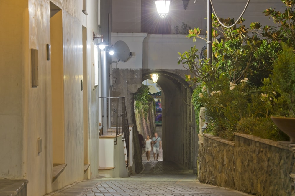 숙박 시설 입구