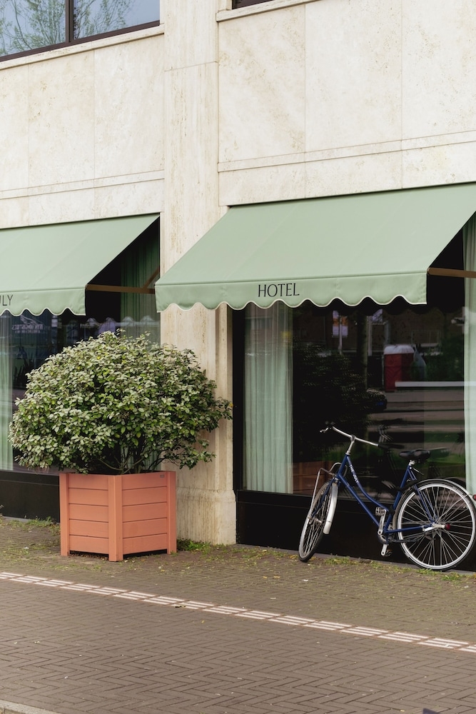 숙박 시설 입구