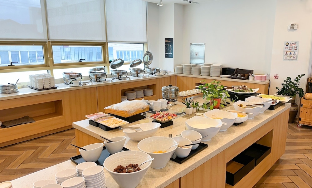뷔페 아침 식사