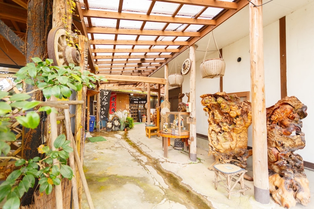 숙박 시설 입구