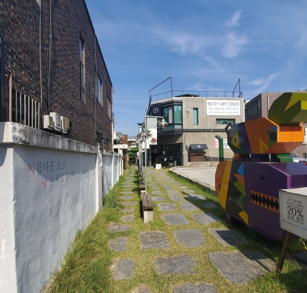 숙박 시설 입구