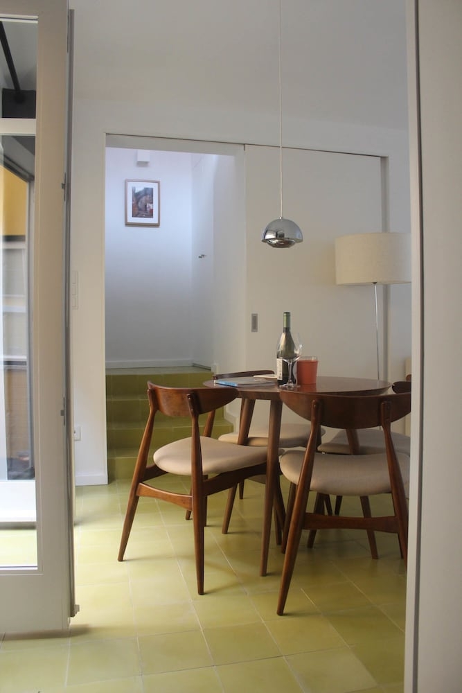 객실 내 식사 공간