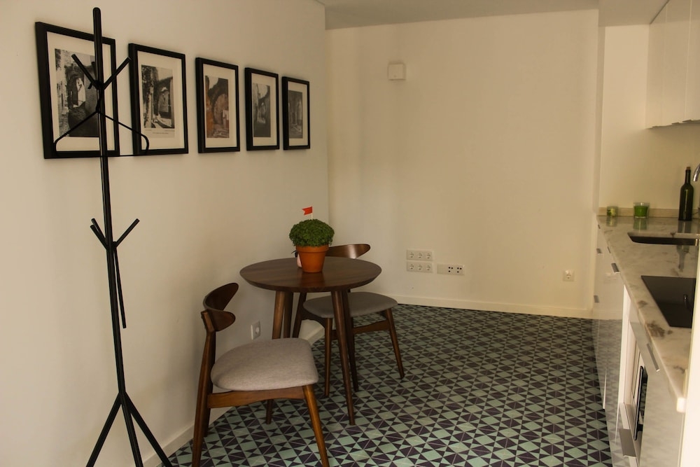 객실 내 식사 공간