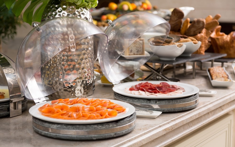 뷔페 아침 식사