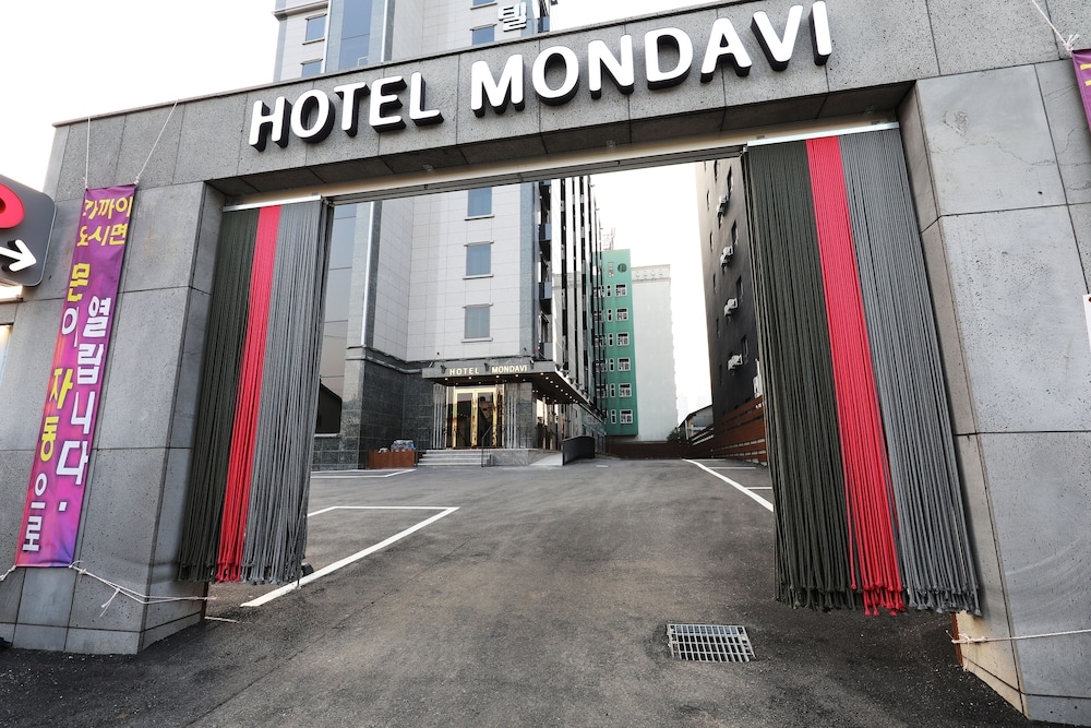 숙박 시설 입구