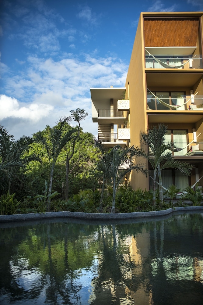 숙박 시설 정면