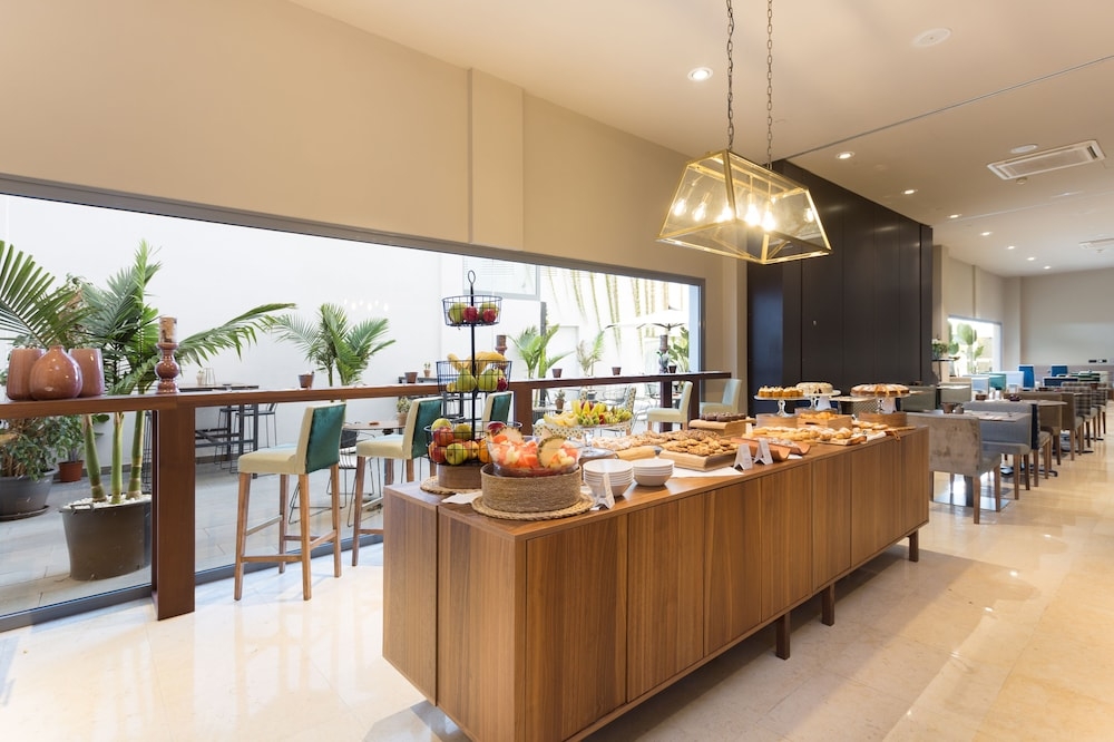 뷔페 아침 식사