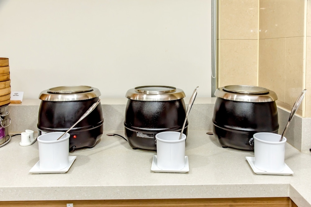 뷔페 아침 식사