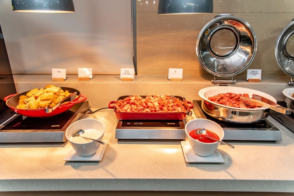 뷔페 아침 식사