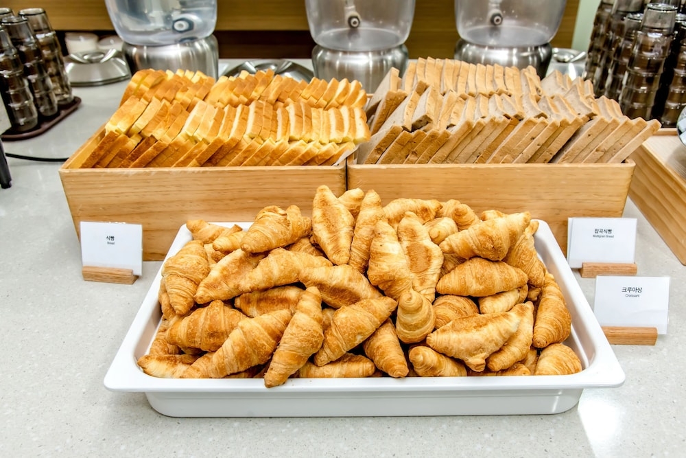 뷔페 아침 식사