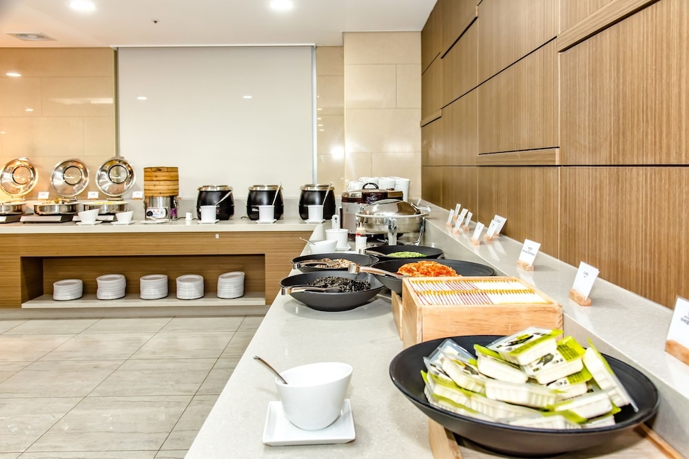 뷔페 아침 식사