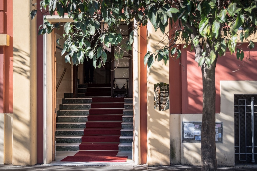 숙박 시설 입구
