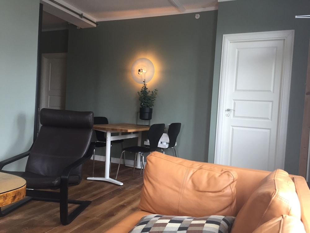 객실 내 식사 공간