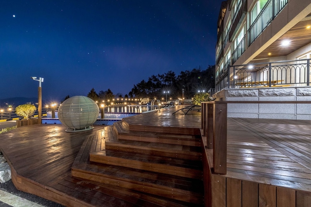 숙박 시설 구내