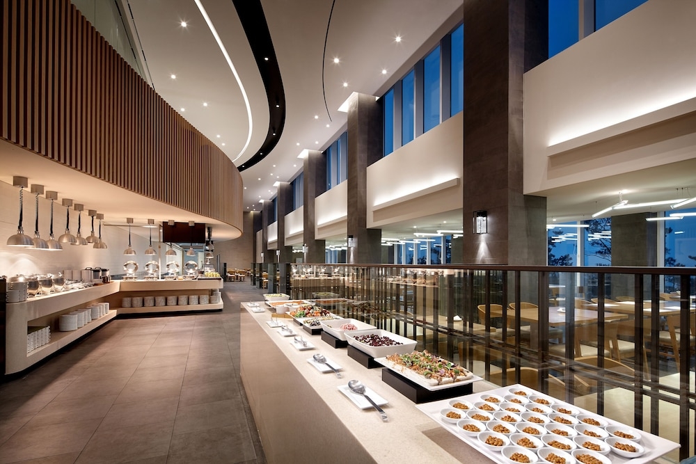 뷔페 아침 식사