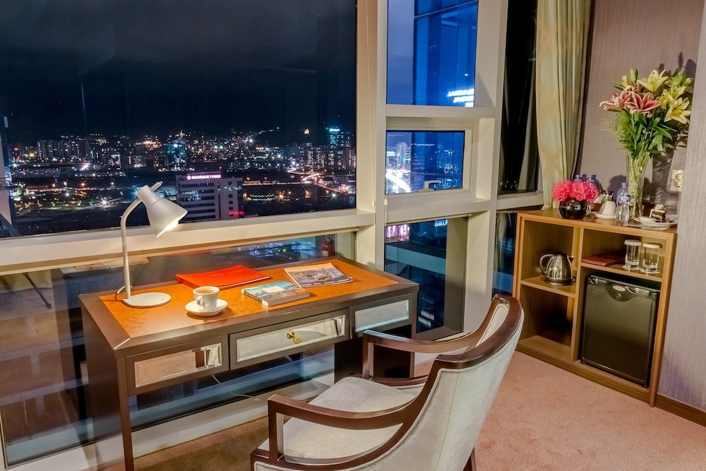 객실 내 비즈니스 센터