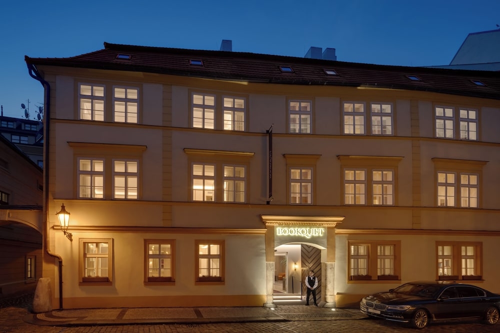 숙박 시설 입구