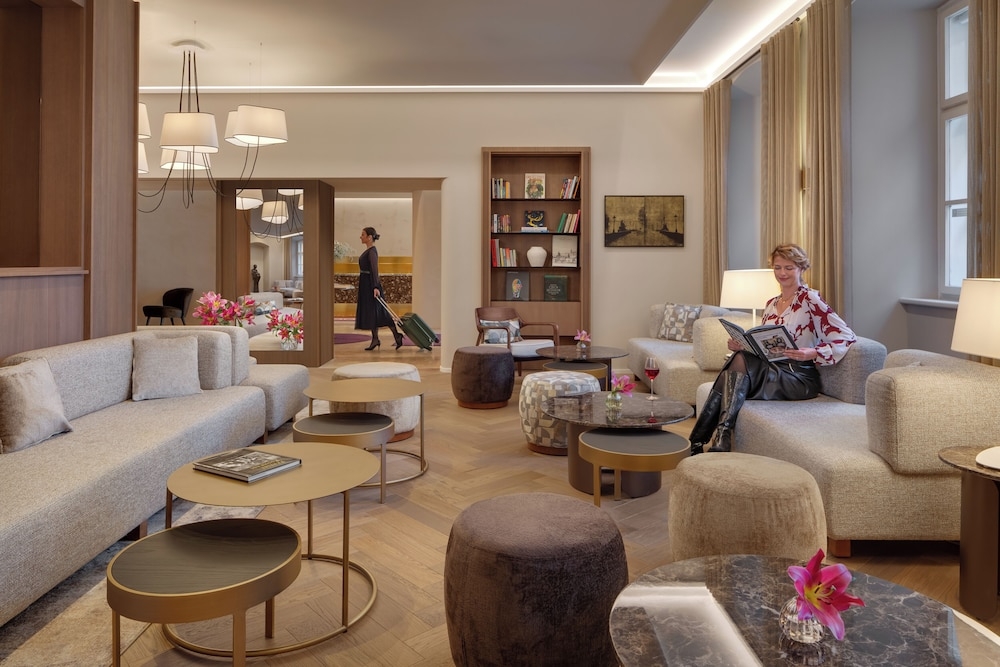 로비 좌석 공간