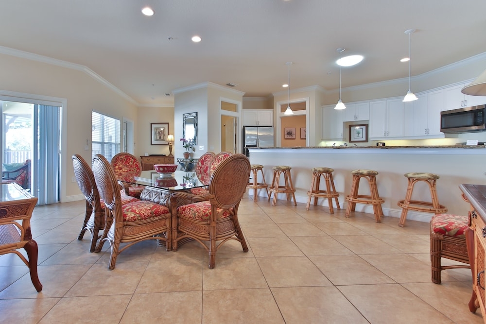 객실 내 식사 공간