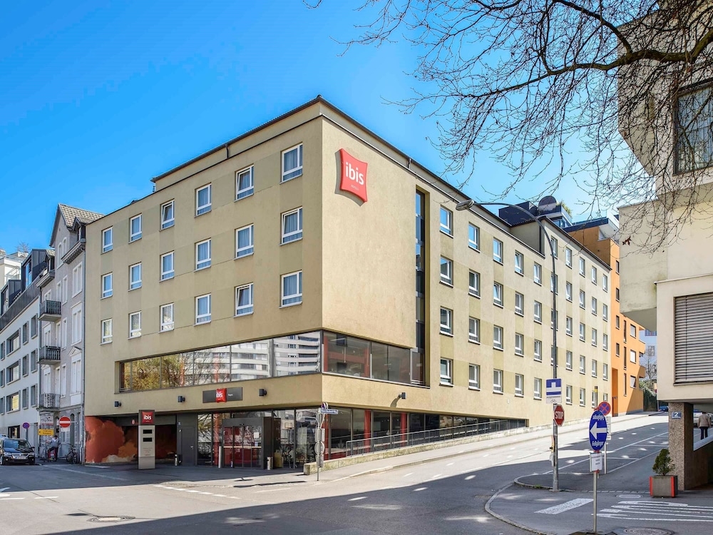 숙박 시설 정면