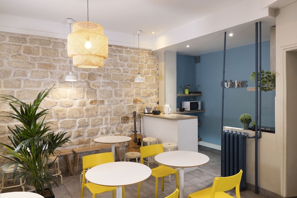 로비 좌석 공간