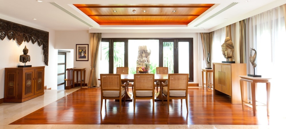 객실 내 식사 공간