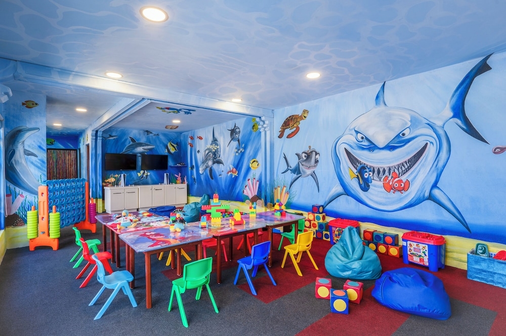 어린이 놀이 공간 - 실내