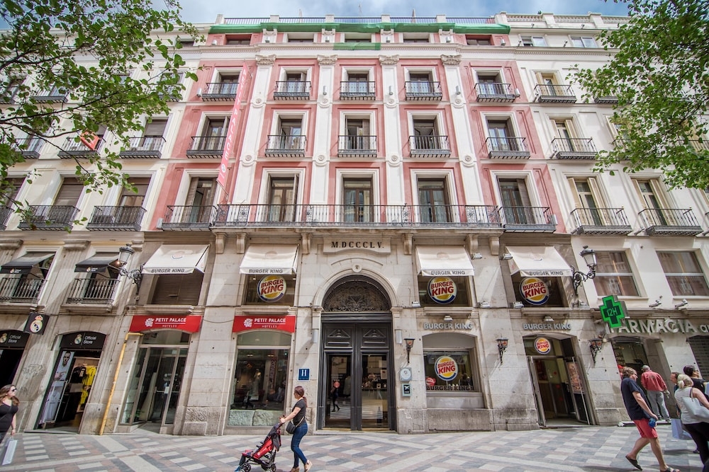 숙박 시설 정면